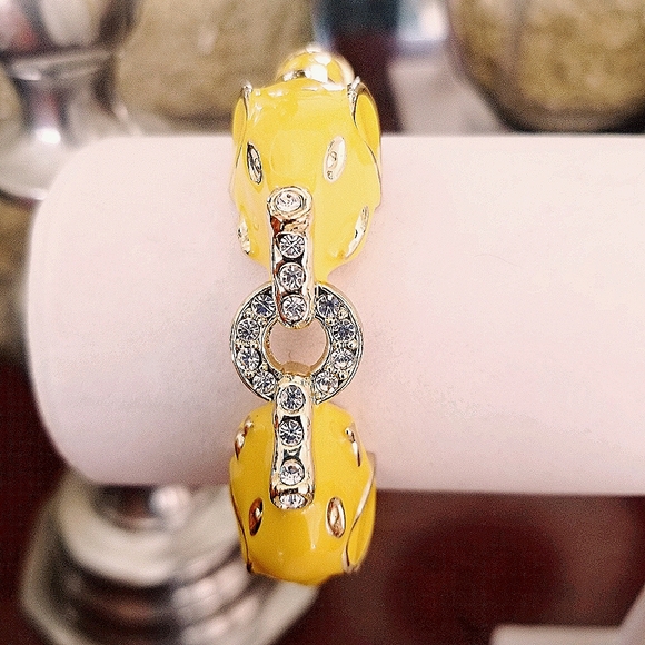 Vintage Elephant Cuff Bangle Bracelet - Picture 2 of 12